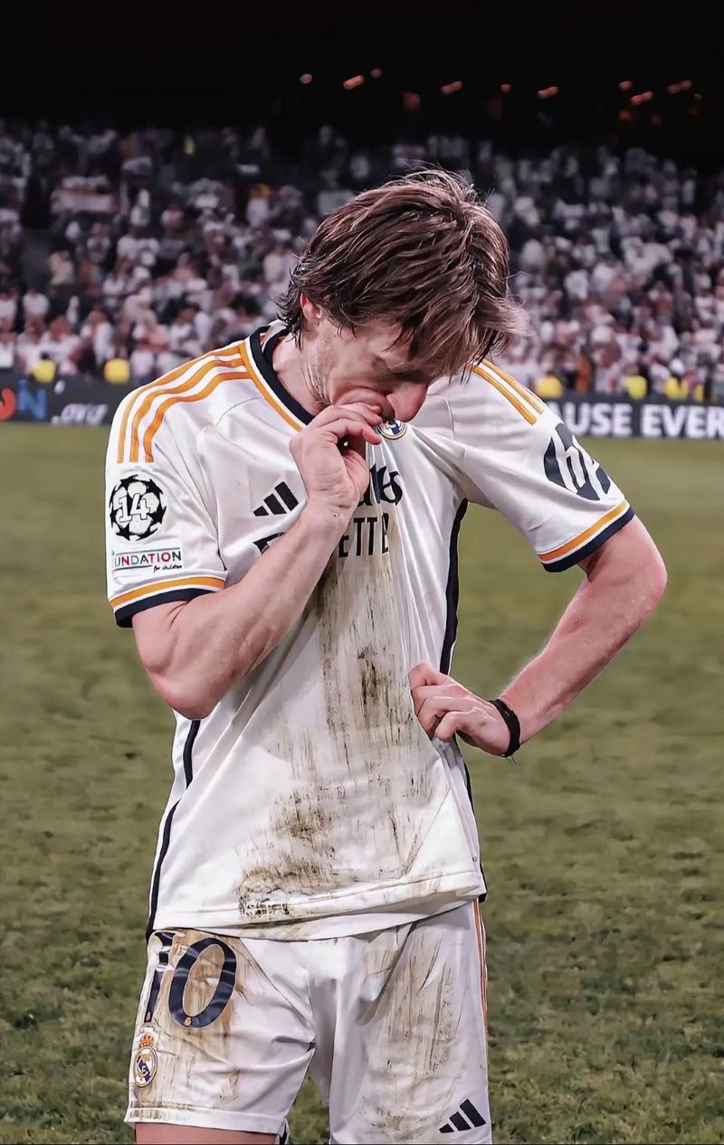 “苏超”夺冠，泰州队景泊羲：爸爸在天上肯定会为我高兴